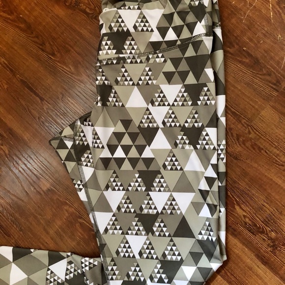 COPY - Old Navy workout leggings - Picture 4 of 4